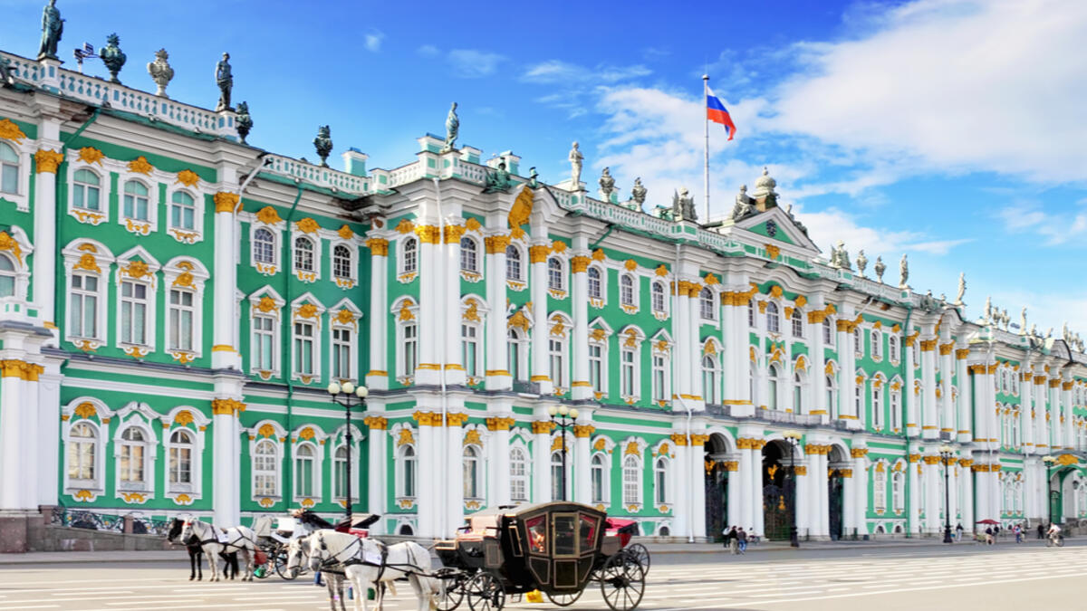 View Winter Palace square in Saint Petersburg (Shutterstock)