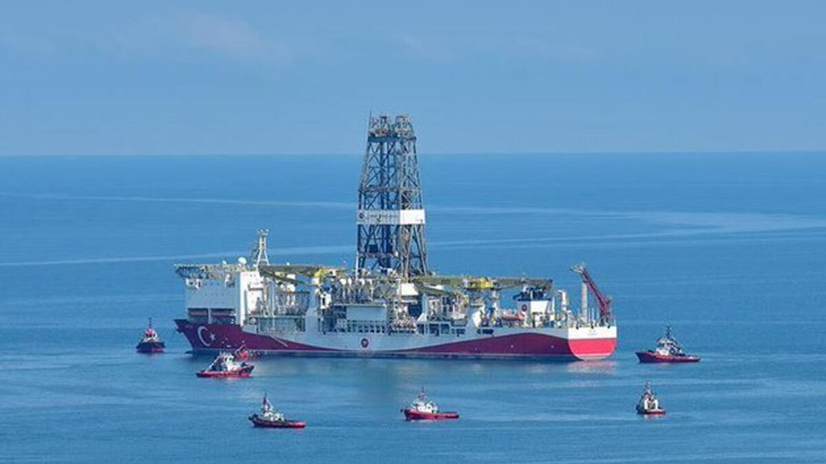 وتعد سفينة "فاتح" من أبرز سفن التنقيب التركية، ويبلغ طولها 229 مترًا وعرضها 36 مترًا، ودخلت الخدمة عام 2011.