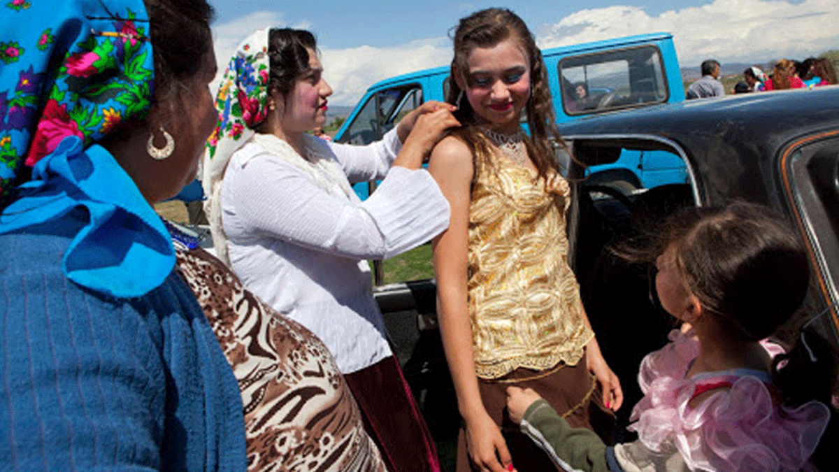 سوق عرائس الغجر في موغيلا – بلغاريا