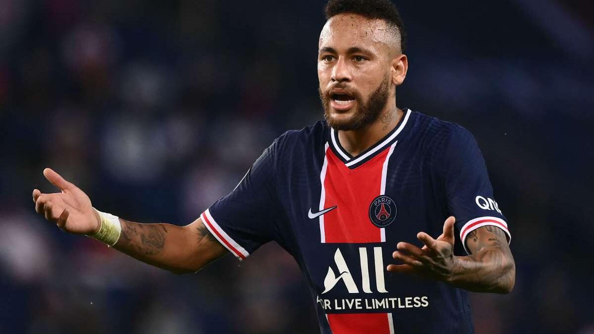 3- البرازيلي نيمار (باريس سان جيرمان) 96 مليون دولار