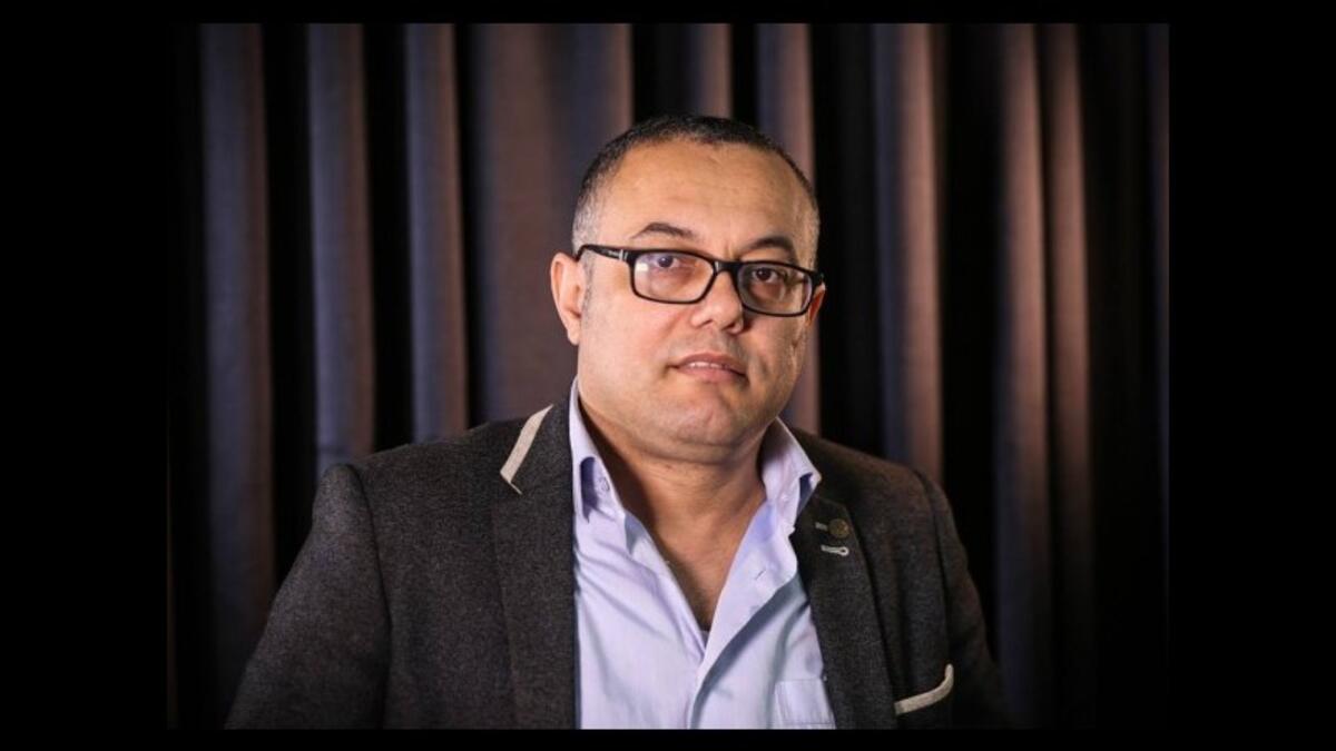 كما استنكر وزير الثقافة الفلسطيني عاطف أبو سيف، ما أسماها "الحملة الإسرائيلية" ضد عساف قائلًا: "حملة الاحتلال للمساس بالفنان عساف تأتي ضمن مساعيه وحربه ضد الفن والثقافة الفلسطينية".