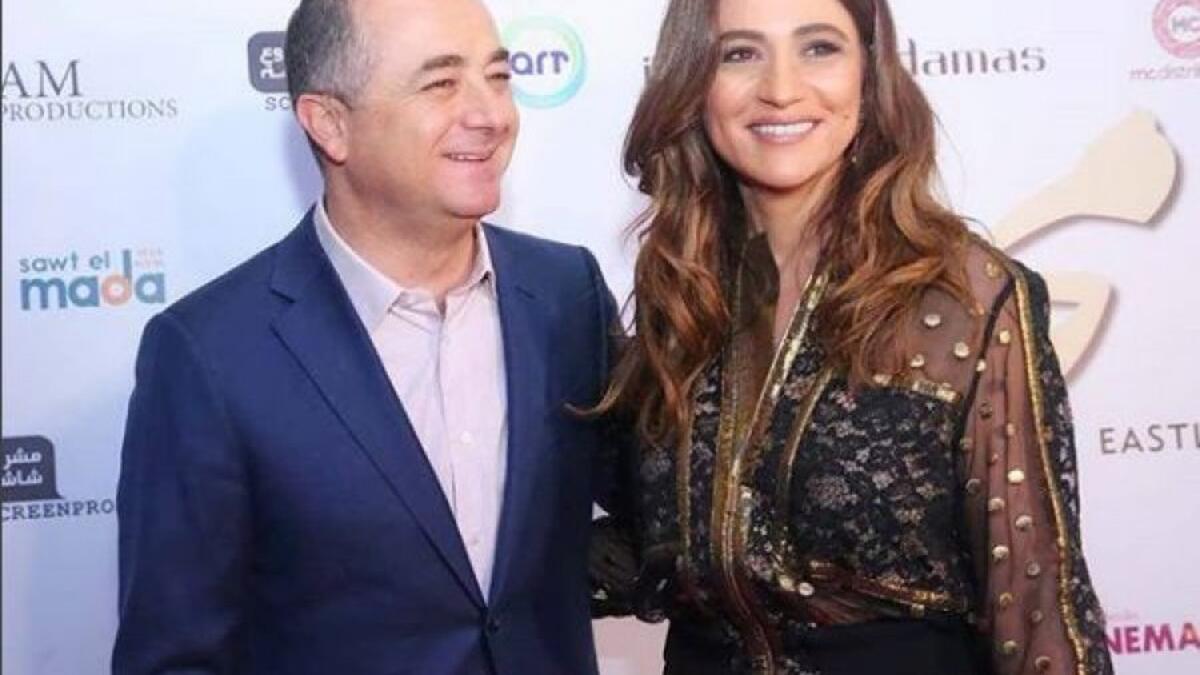 جوليا بطرس: تحوّل إلياس ابي صعب زوج الفنانة جوليا بطرس إلى نجم في الساحة اللبنانية بعد تعيينه وزير التربية والتعليم العالي اللبناني، وبات من أشهر السياسيين المتزوجين من فنانات نظرًا لمكانة بطرس على الساحة الفنية.