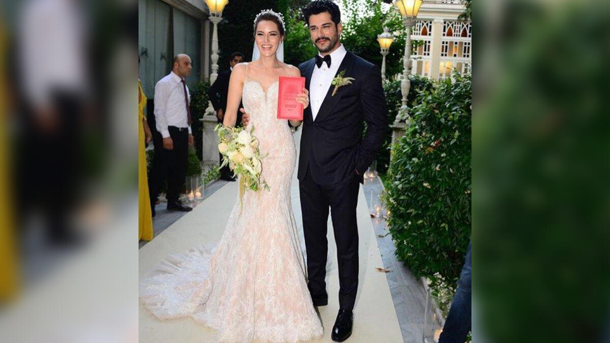 Burak Özçivit and Fahriye Evcen - 2017