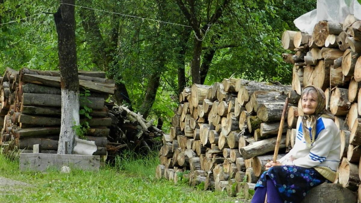 An elderly woman living in a small village near Arad, Romania/Photo by Ewelina Lepionko