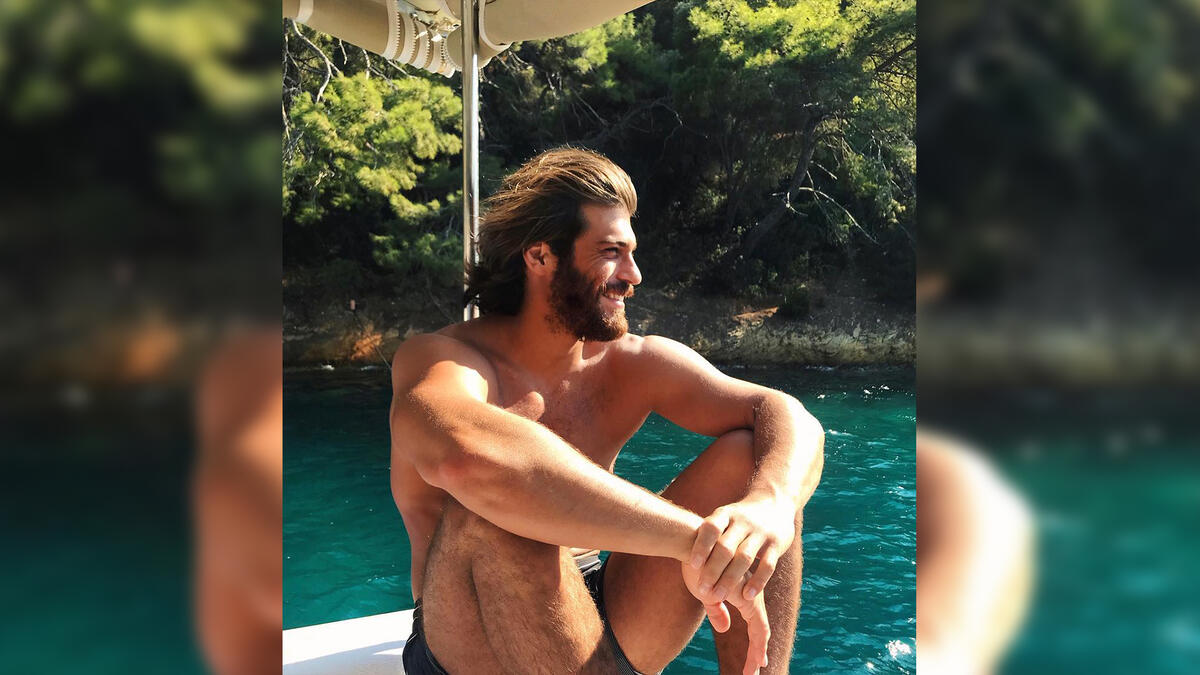 Can Yaman topless