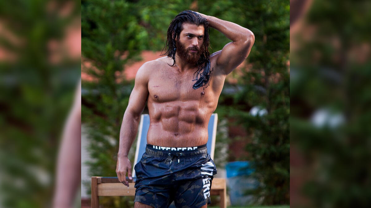 Can Yaman topless