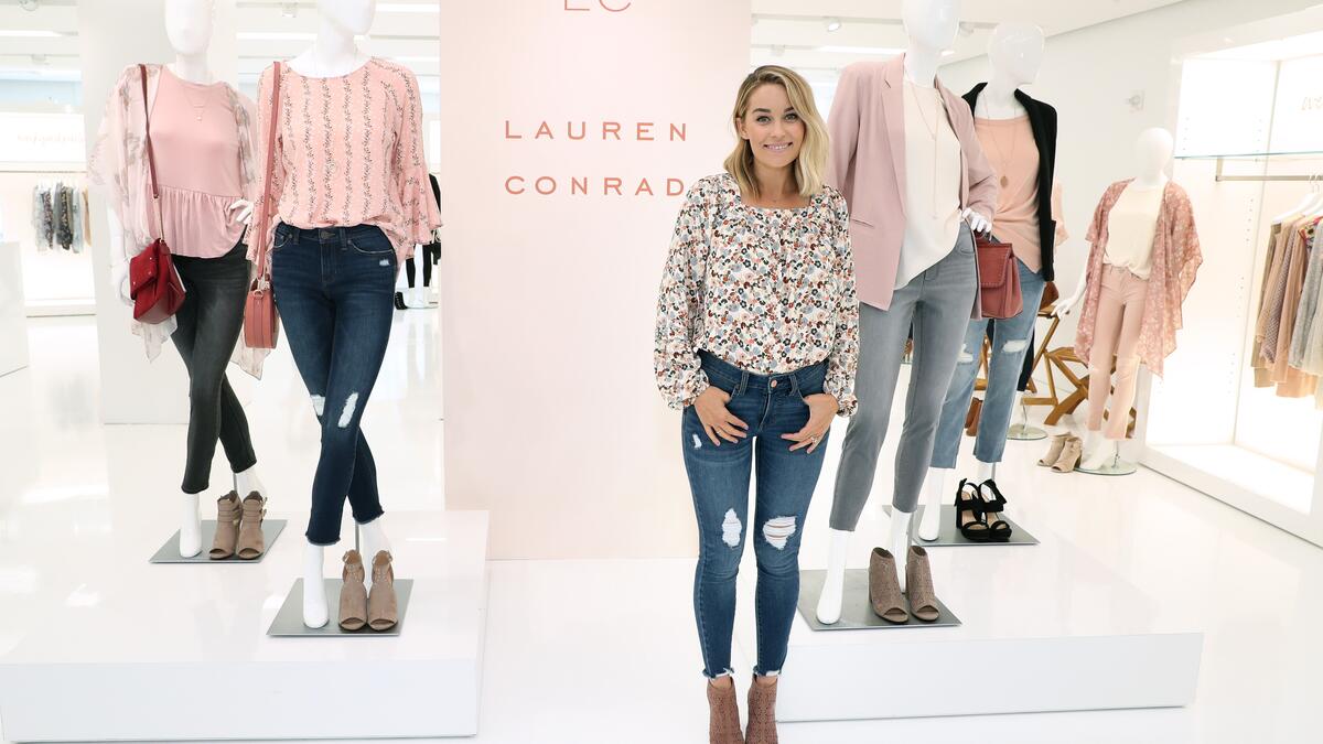 في عام 2009، أطلقت نجمة التلفزيون الواقع "لورين كونراد" علامة تجارية تحمل اسمها بالتعاون مع متجر Kohl، والتي تضم ملابس ومجوهرات بالإضافة الى الإكسسوارات.