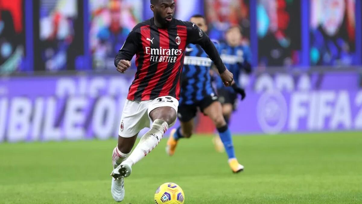 المدافع الإنجليزي فيكايو توموري: من تشيلسي إلى ميلان على سبيل الإعارة