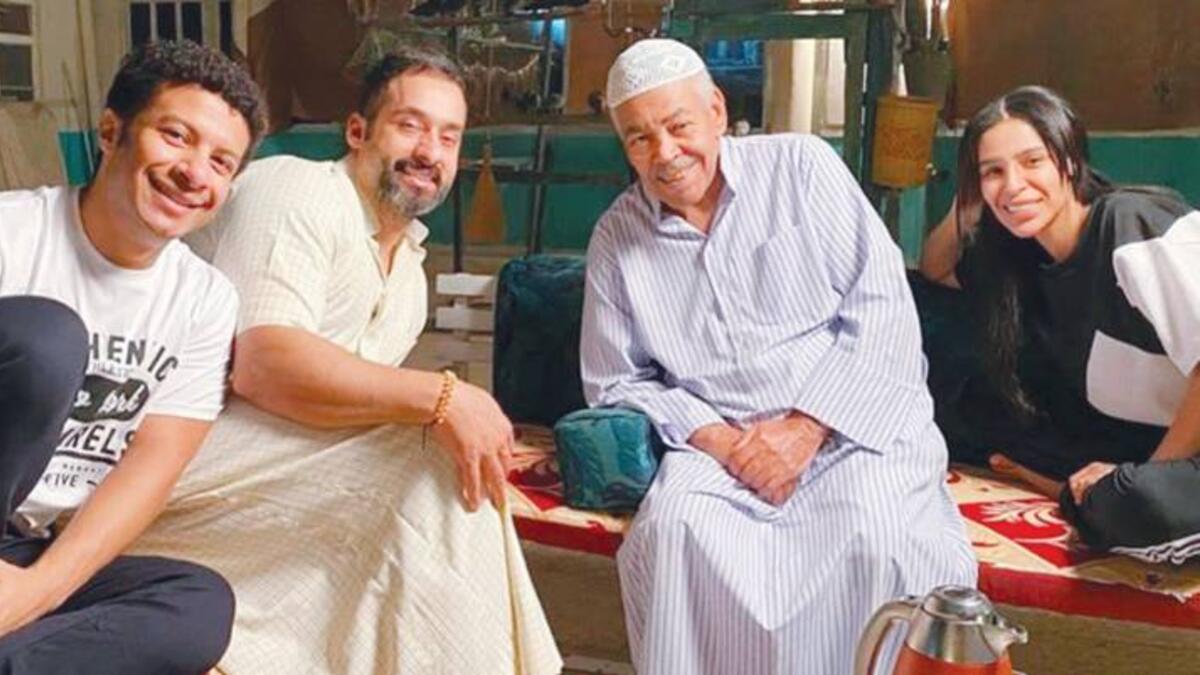 مطر صيف: تدور أحداثه  حول "سعد الفرج" الذي تتوفى زوجته ويبتعد عنه أولاده ويعيش حالة جحود من أبناءه. بالعمل الكثير من الحالات الإنسانية والموضوعات الاجتماعية يتم عرضها على 30 حلقة متواصلة.