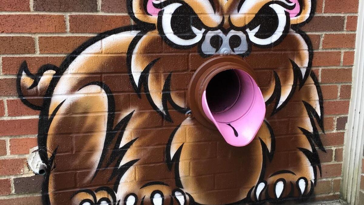 American street artist Tom Bob