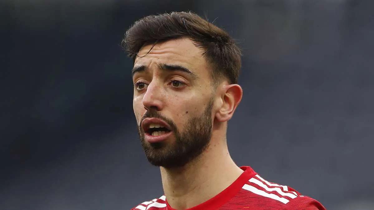 6- برونو فيرنانديش (مانشستر يونايتد) بقيمة 90 مليون يورو وارتفاع 42 مليوناً عن الصيف الماضي