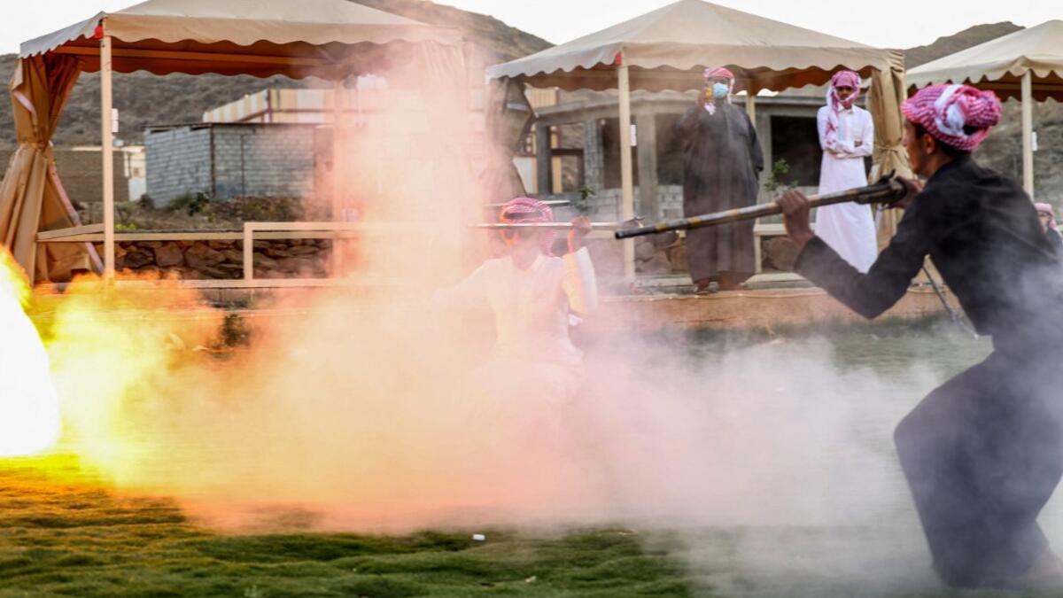 Taashir is a war dance performed in Taif