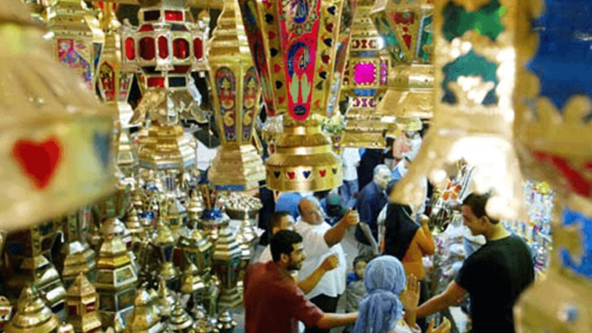 مصر / القاهرة: تكون ساعات الصيام في أول أيام رمضان 14 ساعة و20 دقيقة، فيما ستصل في آخر يوم الى 15 ساعة و12 دقيقة.