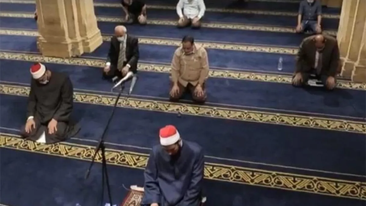 مصر: وافق وزير الأوقاف على فتح المسجد قبل وبعد صلاة التراويح بـ10 دقائق فقط، وحظر موائد إفطار، وعدم السماح بإقامة اعتكاف، واستمرار غلق الأضرحة ودورات المياه ودور المناسبات.