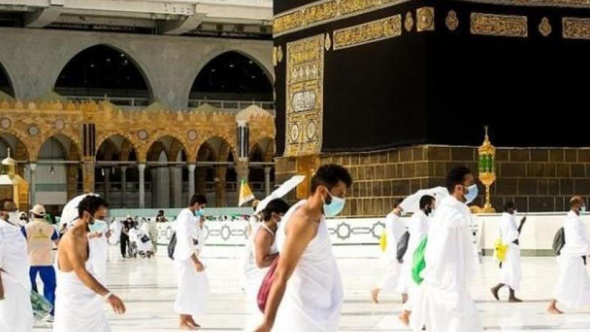 14 % نسبة نمو السياحة: زيادة في القدرة الاستيعابية على استقبال ضيوف الرحمن، من خلال التوسع في منظومة خدمات الحرمين الشريفين والمشاعر المقدسة، وتطوير وجهات سياحية عديدة ومتنوعة، وتوليد فرص عمل لأبناء وبنات هذا الوطن.