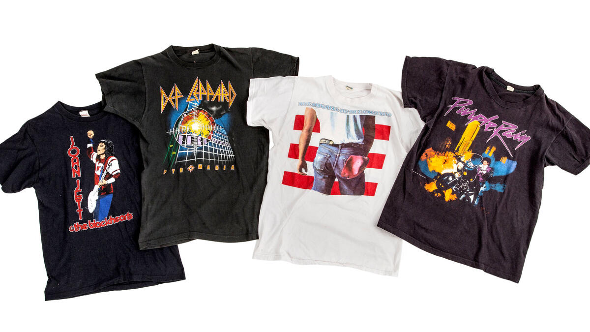 3. القمصان الكلاسيكية Vintage Shirts