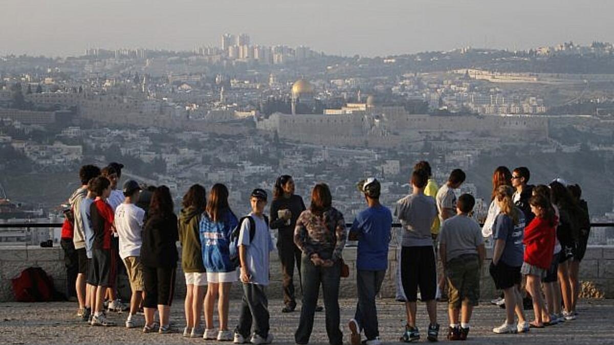 متنزّه "ارمون هنتسيف" الاستيطاني: يقع على طرف جبل المكبّر المطلّ على البلدة القديمة والمسجد الأقصى من الجنوب، وسيكون بارتفاع 40 إلى 60 مترًا.