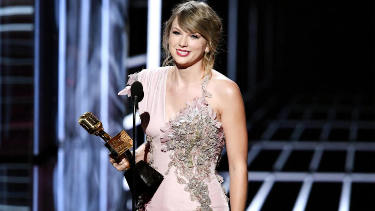 Taylor Swift   - Billboard Music Awards 2021