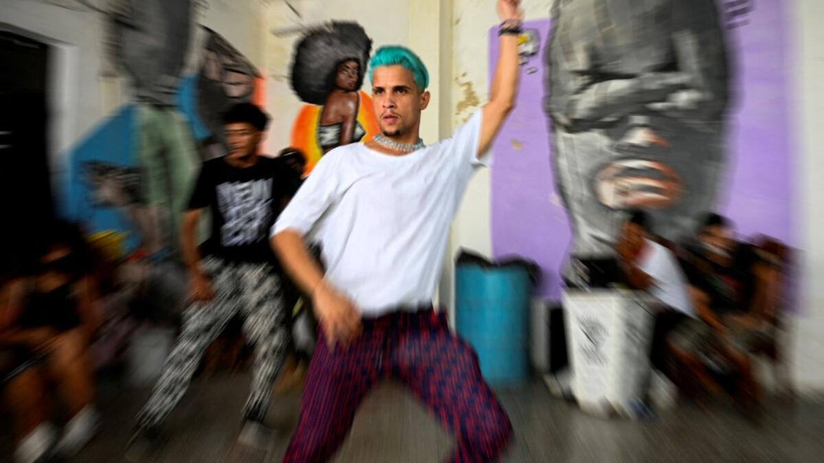 Cuban dance troupe Datway becomes popular