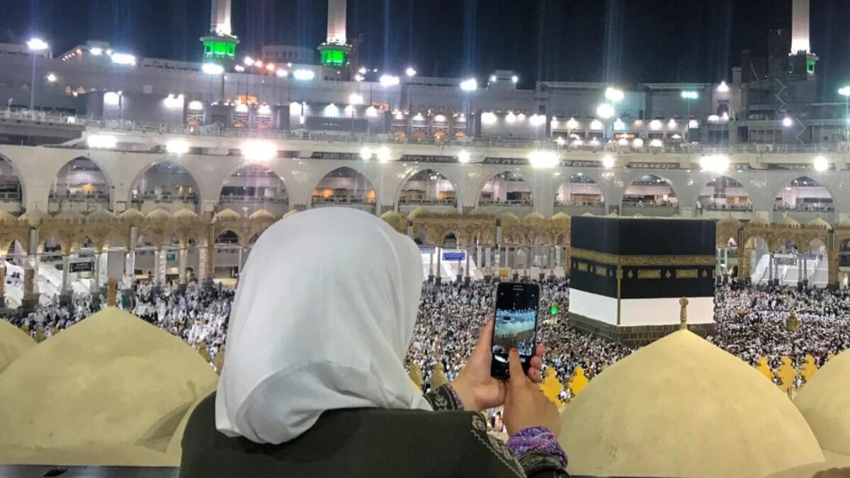 تسجيل الراغبات بأداء الحج بشكل فردي، ويحق لهنّ التسجيل دون محرم "مع عصبة النساء".