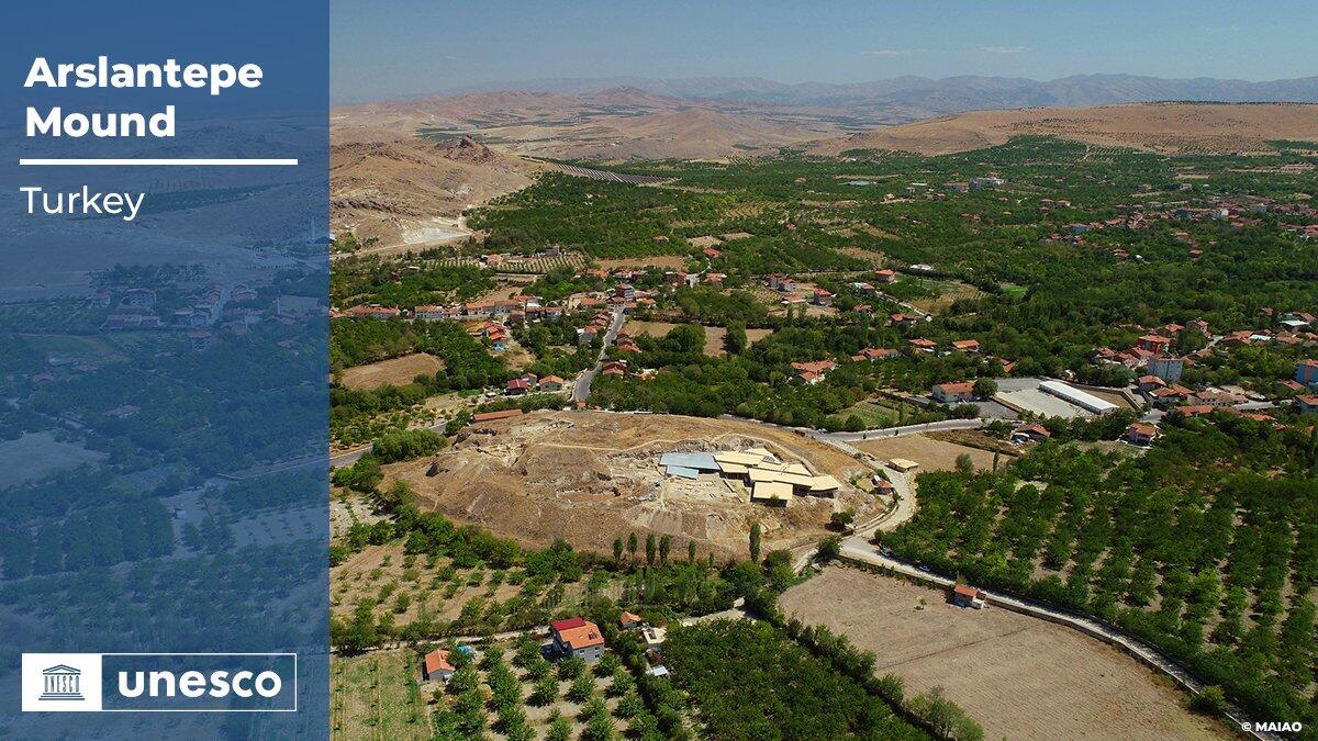 تل أرسلان تيبيه – تركيا: موقع أثري يبلغ ارتفاعه 30 مترًا، ويقع في سهل ملاطية على بُعد 12 كيلومترا جنوب غربي نهر الفرات. وتشير الأدلة الأثرية في الموقع إلى وجود الحياة فيه في الفترة الممتدة من الألفية السادسة قبل الميلاد -على الأقل- حتى أواخر الفترة الرومانية.