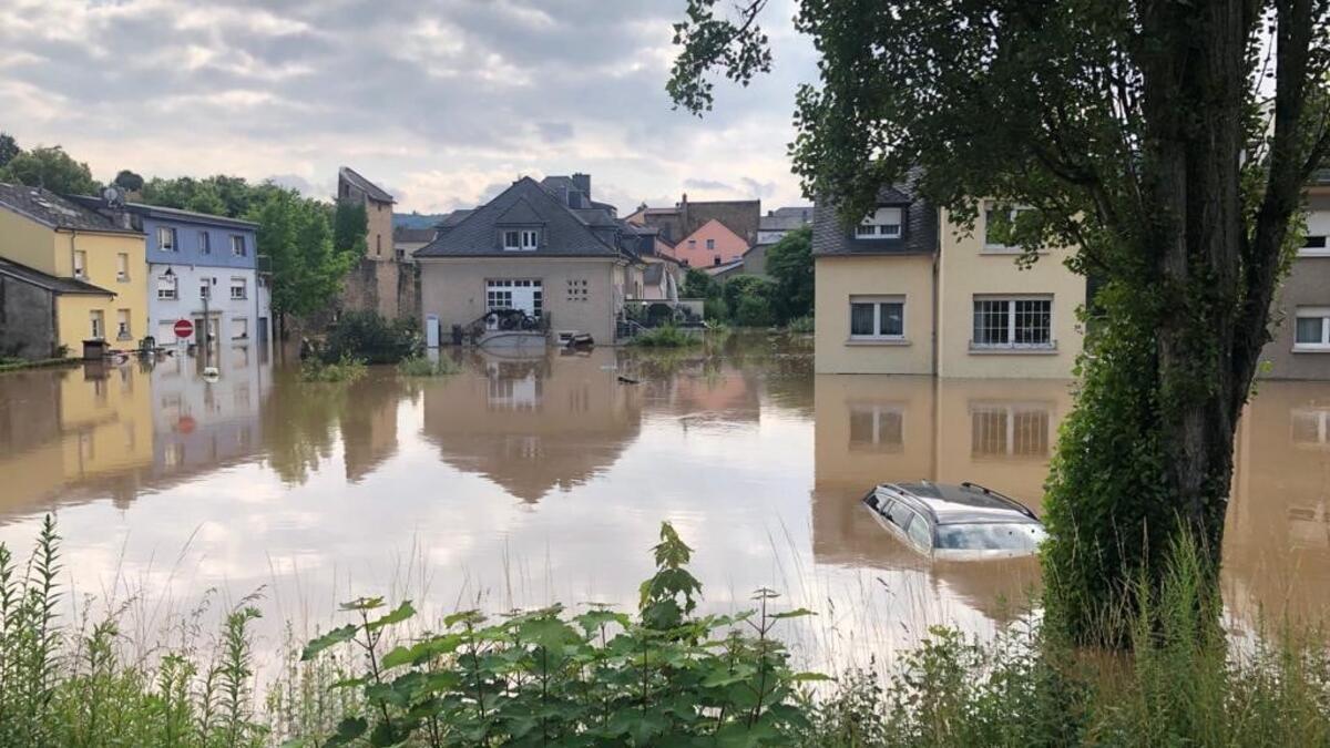 لوكسمبورغ: تم إجلاء العشرات من الأشخاص واستجابت خدمات الطوارئ لأكثر من 1000 مكالمة للمساعدة بعد الفيضانات في بعد هطول أمطار غزيرة في 14 يوليو 2021. وقالت الحكومة إن الأضرار المادية كبيرة.