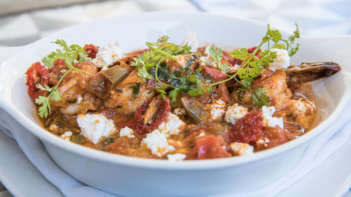 المطاعم اليونانية: حاز مطعم "ميثوس كوزينا اند جريل - Mythos Kouzina & Grill” على اللقب للعام الثاني على التوالي بأكلات تقليدية راقية.