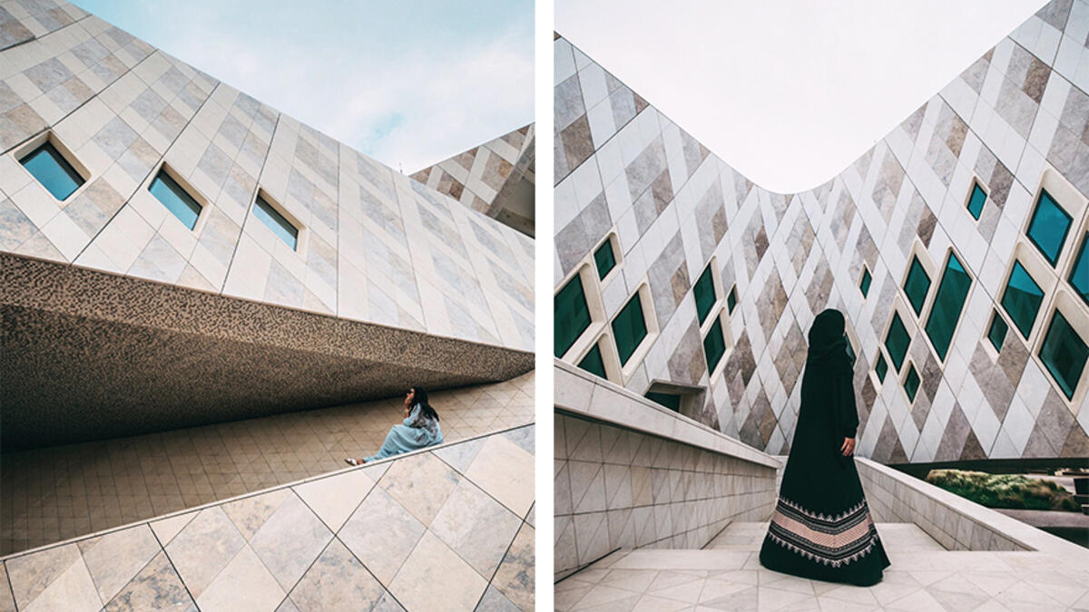 مركز الشيخ زايد التعليمي - حديقة حيوانات العين: توفر الهندسة المعمارية البسيطة لمركز الشيخ زايد التعليمي في حديقة حيوانات العين خلفية مذهلة للصور، خاصة عند التقاط الصور الشخصية. هناك شيء ملفت للنظر بشأن الطريقة التي يضرب بها الضوء النوافذ الهندسية والأسطح العاكسة الأخرى التي يمكن أن تلهمك لمواصلة التصوير.