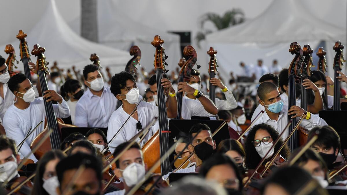 Venezuelan musicians form the world's largest orchestra