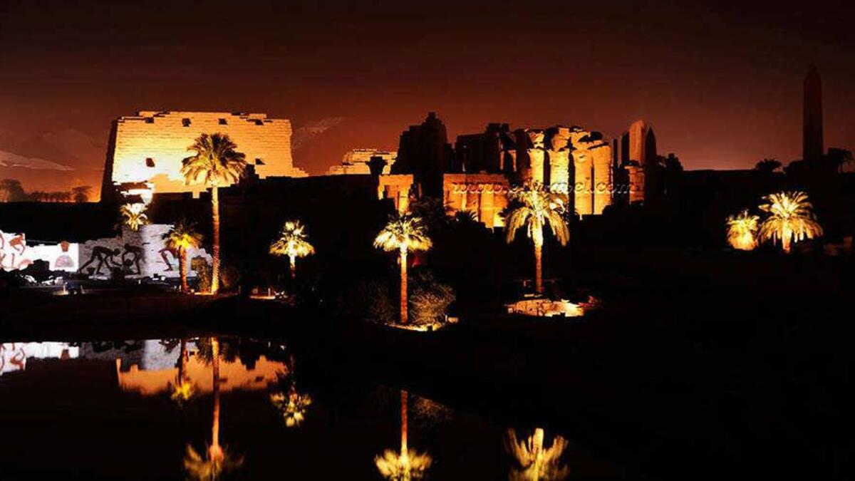 ويرمز الكبش في الثقافة المصرية القديمة إلى الخصوبة،  وكان أبناء طيبة يحتلفون بعد انتهاء موسم الحصاد بعيد إله مدينتهم "آمون"، حيث يخرج الكهنة بتمثال الإله من معبد الكرنك في زيارة خاصة لنسائه في معبد الأقصر، حيث يقضي هناك أحد عشر يومًا.