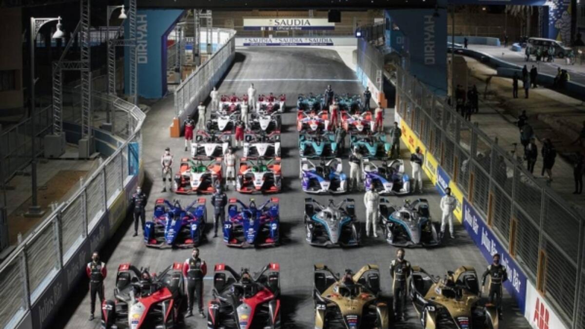 يُعد سباق فورمولا اي الدرعية أحد أهم الفعاليات الرياضية العالمية المدرجة على قائمة الفعاليات الرياضية التي تستضيفها السعودية خلال عام 2024 برعاية الاتحاد الدولي للسيارات.