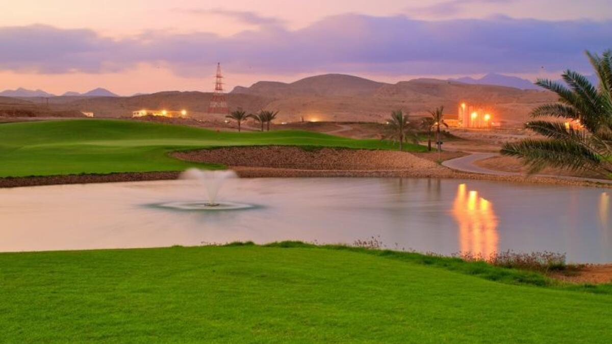 نادي الرياض للجولف: وهو مكان جميل يوفر لزوّاره فرصة لتعلم وممارسة رياضة الجولف، ويبدأ سعر التذكر 245 ريال سعودي.