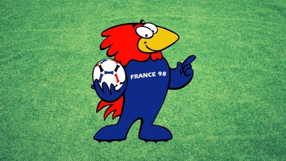 فووتيكس: هو ديك، وهي إحدى الرموز الوطنية لفرنسا، لون جسمه أزرق مثل منتخبه الوطني مكتوب عليه بالأبيض فرنسا 98 واسمه مشتق من كرة القدم والقصة الشعبية أستيريكس.