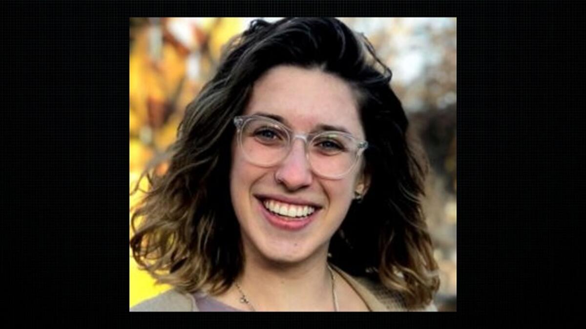 جيسيكا مايرز: شريكة في شركة براون رودنيك للمحاماة، عملت كمساعدة قانونية في فيلادلفيا قبل تخرجها من كلية الحقوق بجامعة فيرجينيا، وهي متخصصة في حقوق الملكية الفكرية والعقارات والتشهير وعملت سابقًا في قضايا المشاهير.