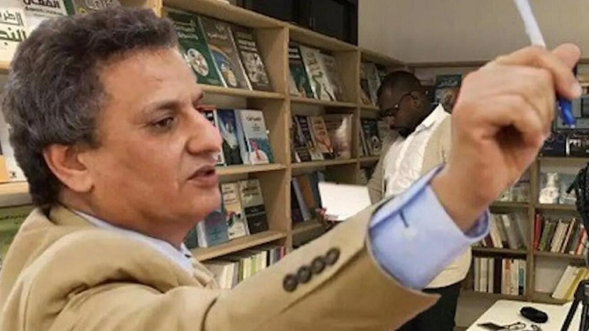 مفتاح بوزيد - صحيفة برنيق الليبية: قتل متأثرًا بأعيرة نارية أصيب بها في الرأس والبطن والأيدي بينما كان يقود سيارته في بنغازي