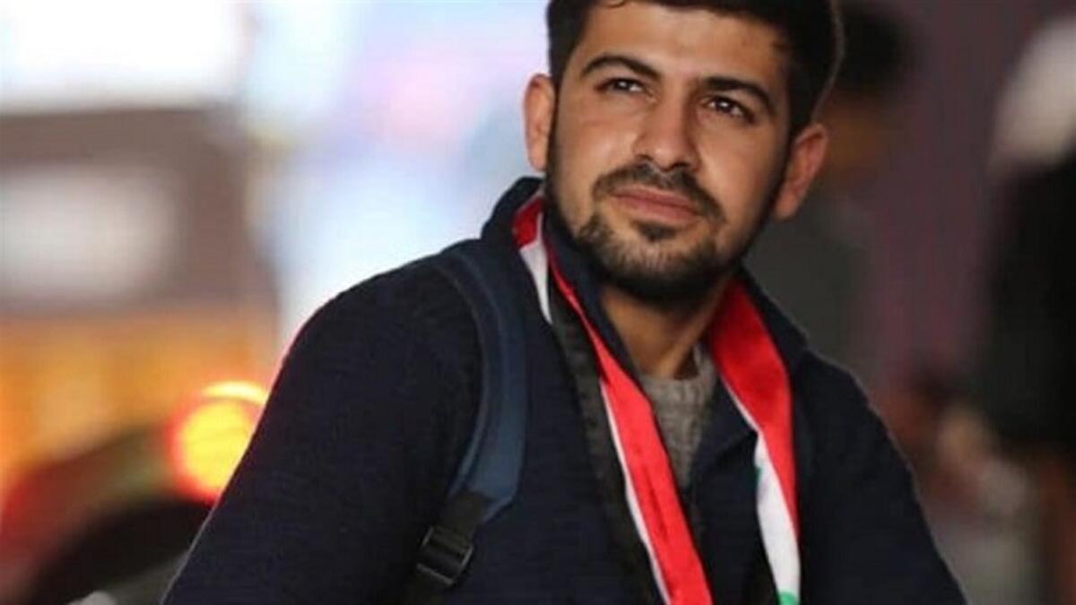 العراقي أحمد مهنا – مصور: قُتل جراء إصابته في الظهر برصاصة مجهولة المصدر، بينما كان يغطي مظاهرات ساحة الخلاني في بغداد