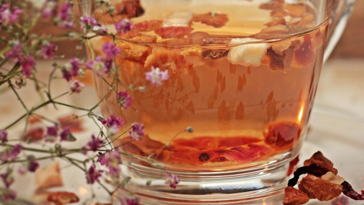 الشاي الفوّار: نشأ خلال الثمانينيات من القرن الماضي في تايوان، من خلال إضافة الكربونات إلى الشاي التقليدي القديم ثم يعبأ في زجاجات وعادة ما يُشرب باردًا.