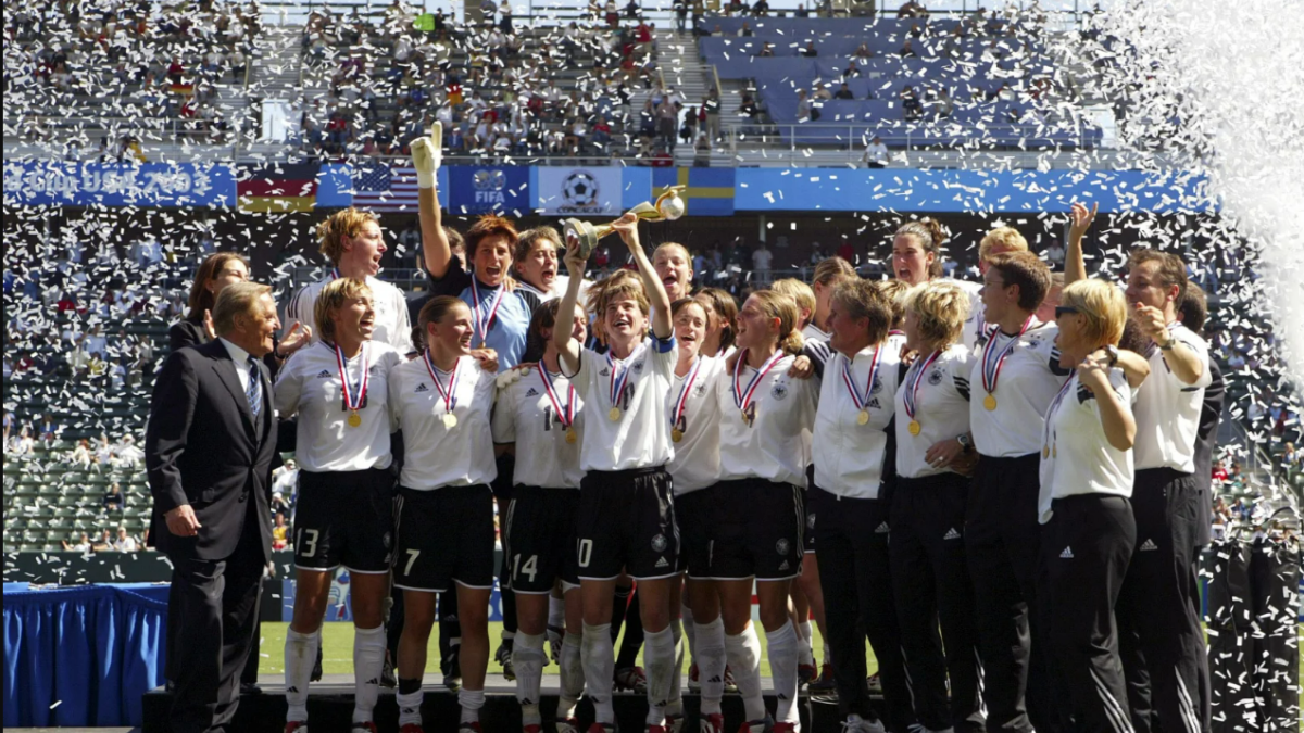 النسخة الرابعة: توّج المنتخب الألماني بلقب كأس العالم للسيدات 2003 بعد فوزه على المنتخب السويدي بنتيجة 1-2 في البطولة التي أقيمت في الولايات المتحدة الأمريكية.