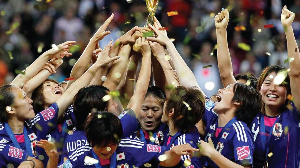 النسخة السادسة: توّج المنتخب الياباني بلقب كأس العالم للسيدات 2011 بعد فوزه المنتخب الأمريكي بنتيجة 0-2 في البطولة التي أقيمت في ألمانيا.