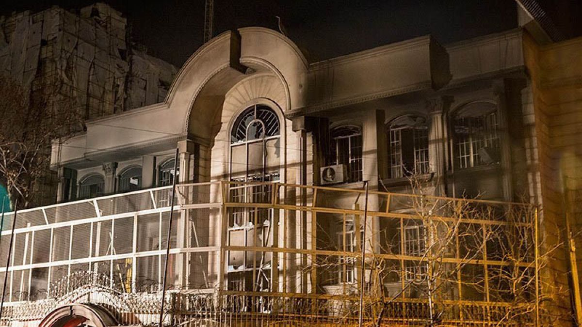 4 يناير 2016: قطع العلاقات بين البلدين إثر الهجوم المسلح على البعثات الدبلوماسية السعودية في طهران ومدينة مشهد، بعد تنفيذ حكم الإعدام بحق 47 شخصًا على علاقة بالإرهاب والذي من ضمنه رجل الدين الشيعي السعودي نمر النمر.