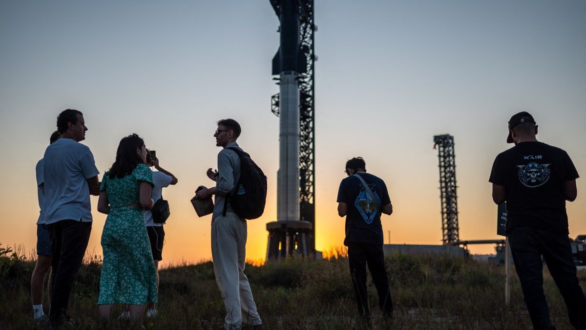 This latest test pushes boundaries further by attempting booster recovery. SpaceX aims to apply its experience from landing Falcon 9 boosters to the much larger and more powerful Super Heavy, which generates about 10 times the liftoff thrust of a Falcon 9.(photo by afp)