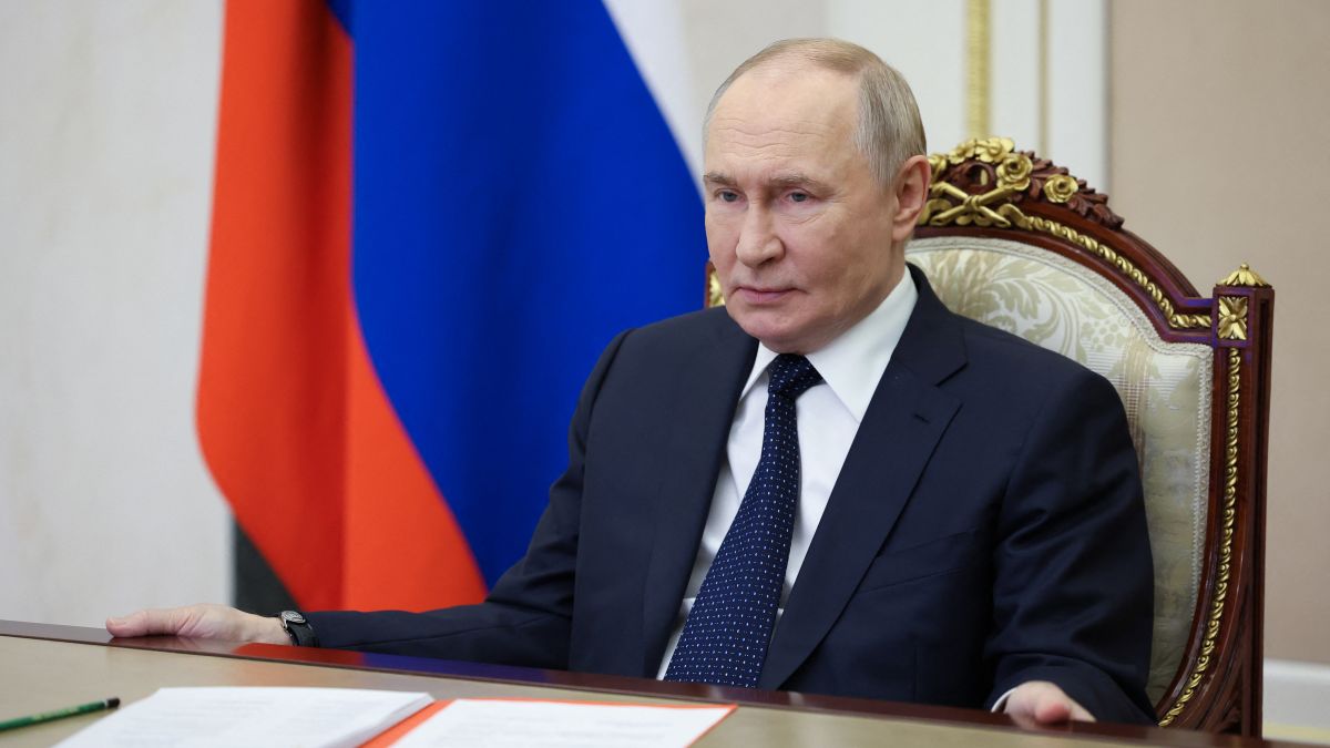 In this pool photograph distributed by the Russian state agency Sputnik, Russia's President Vladimir Putin chairs a Security Council meeting via a videoconference at the Kremlin in Moscow on October 24, 2025. (Photo by Alexei Babushkin / POOL / AFP) 4"Putin's war machine Is crumbling," warns NATO — France responds with mirage firepower