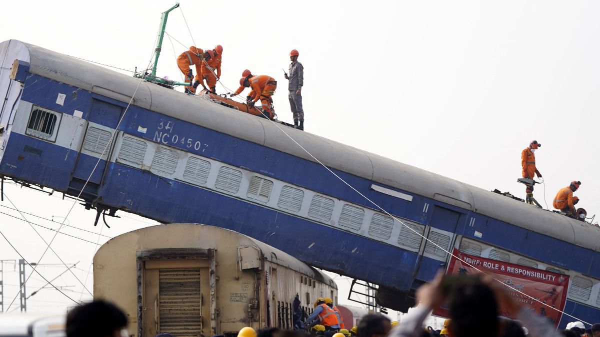 10 Indian soldiers killed as army vehicle plunges into gorge