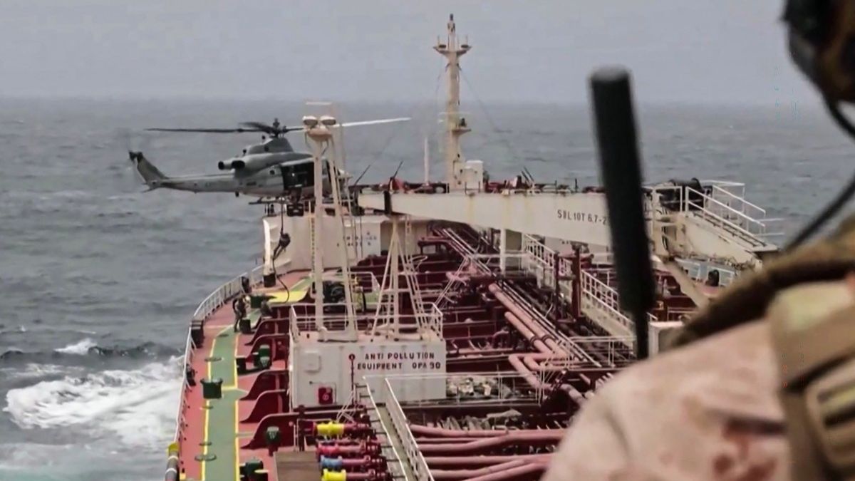 US forces strike vessel attempting to breach Iran port blockade