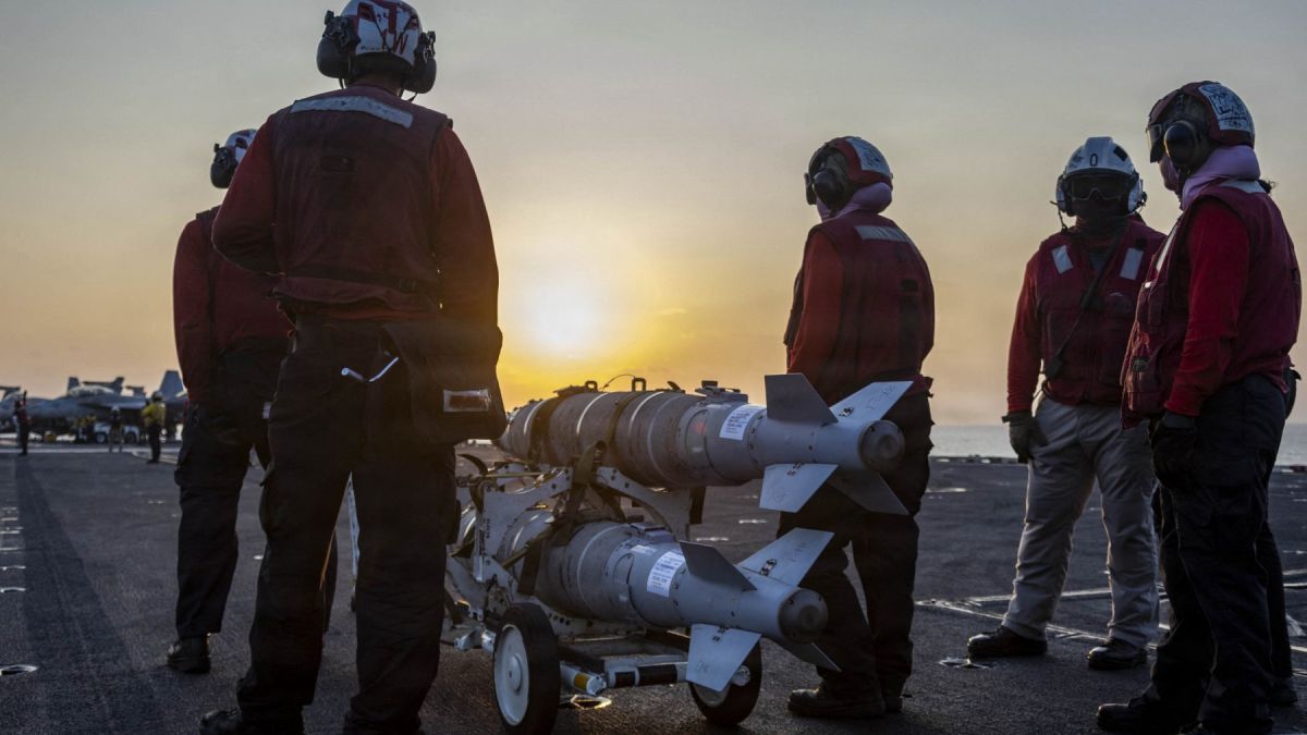 US Navy sailors aboard USS Abraham Lincoln