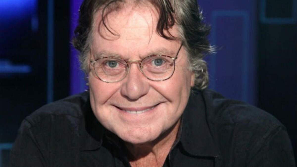 ولد النجم المصري "حسين فهمي" في (22 مارس 1940)، درس الإخراج بالولايات المتحدة الأمريكية، وبعد أن عاد اكتشفه حسن الإمام كممثل