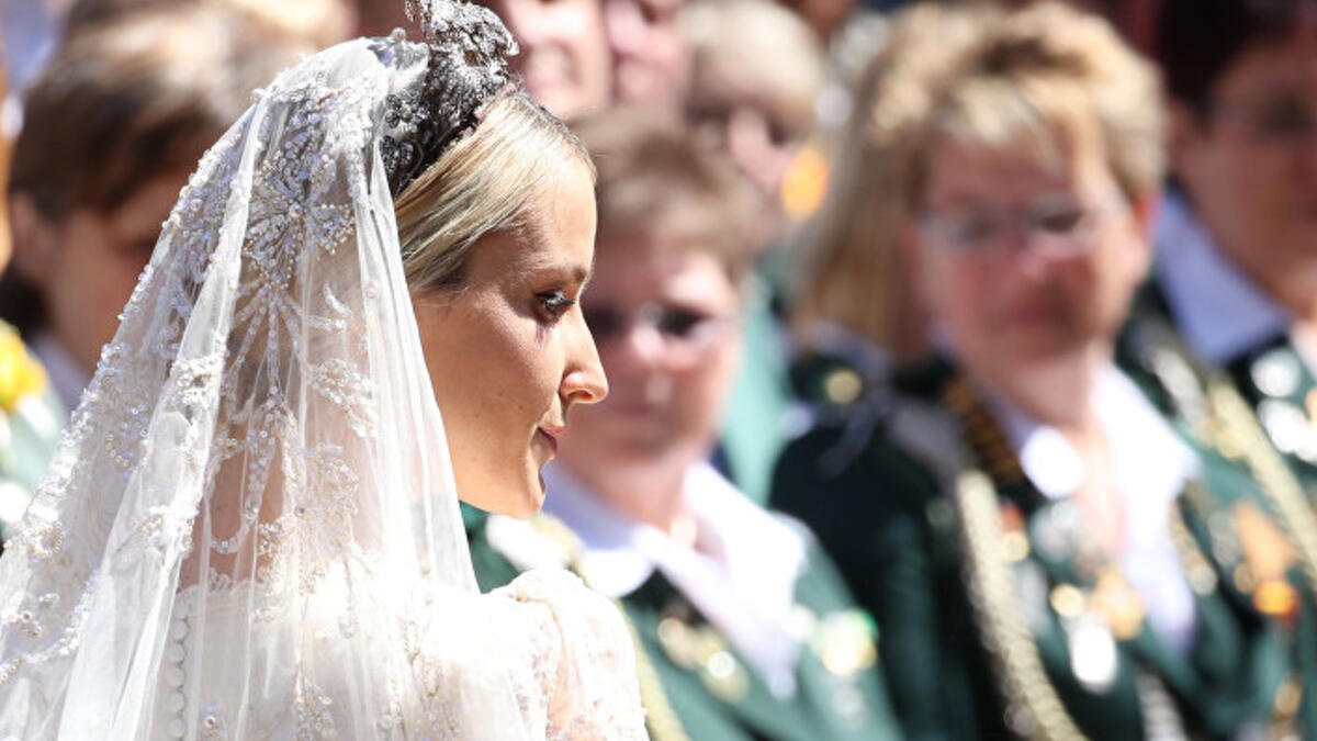 في عام 2013 ابتكرت خط EKAT الخاص بها، وأثبتت نفسها في هذا المجال، وتصمم للعديد من نجمات هوليوود مثل  سيينا ميلر وريتا أورا.