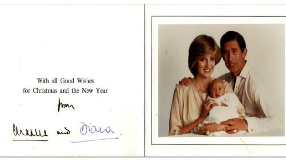 عام 1982: أرسل الأمير تشارلز وزجته الاميرة الراحلة ديانا مع ابنهم البكر وليام تمنياتهم بعيد سيعيد.