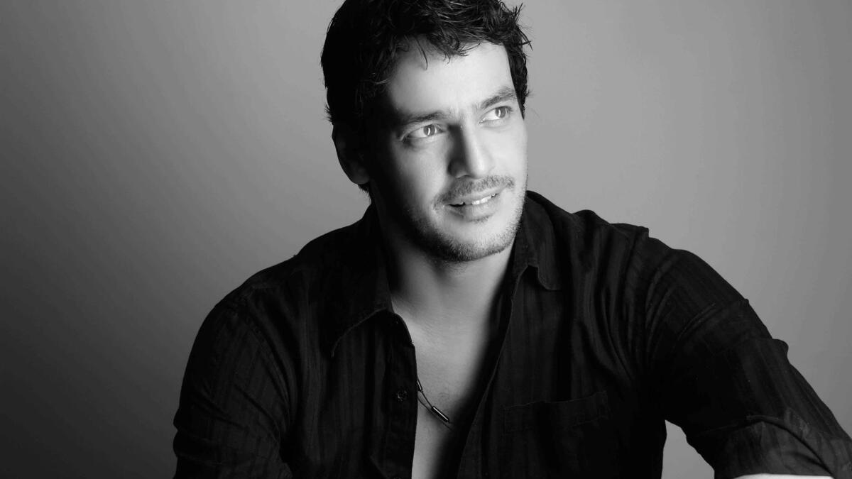 الممثل المصري خالد أبو النجا يتم عامه الـ42 بدون زواج ويرى الزواج أنه تجربة فاشلة، نظرًا لما يشاهده من حالات طلاق كثيرة.