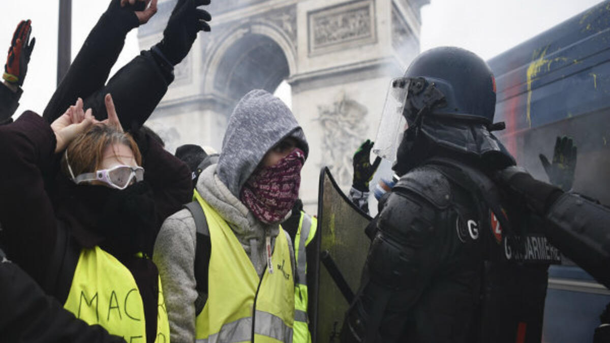 ديسمبر: تراجع الحكومة الفرنسية عن زيادة الضرائب على الوقود، التي كانت مقررة العام المقبل، بعد احتجاجات استمرت على مدار أسابيع حملت اسم "السترات الصفراء".